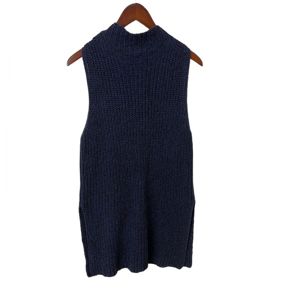 VINTAGE ANN TAYLOR CREW NECK SLEEVELESS SWEATER SZ L. HAS 12 1/2” SPLITS O/ SIDE - Picture 2 of 10